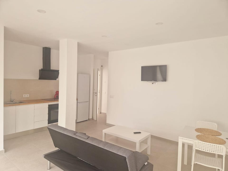 Kitchen or kitchenette, oven, stove