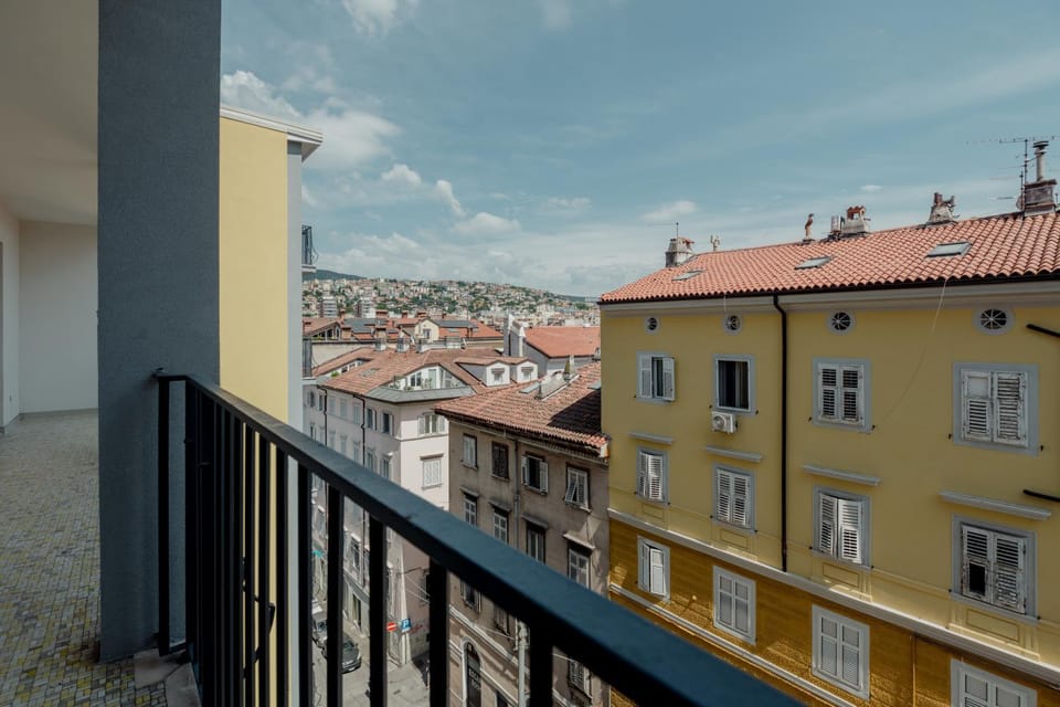 Day, View (from property/room), Balcony/Terrace, City view