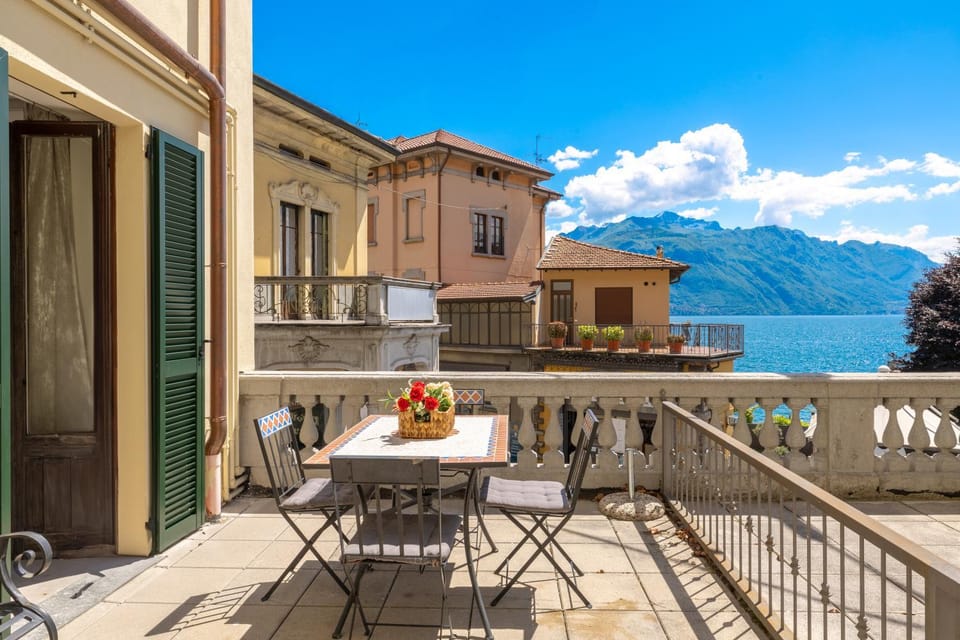 Property building, Day, Natural landscape, View (from property/room), Balcony/Terrace, Lake view, Mountain view