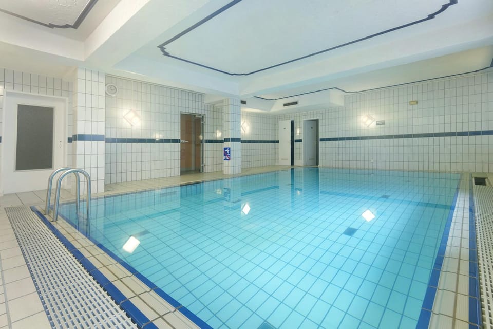 Property building, Swimming pool