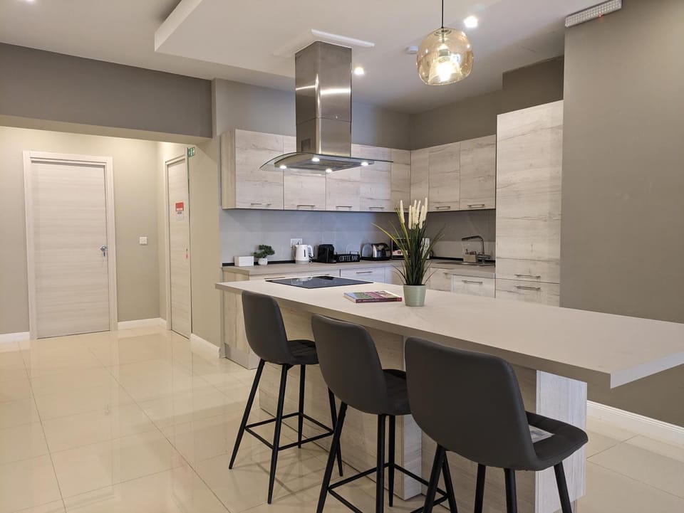 Kitchen or kitchenette, Kitchen or kitchenette