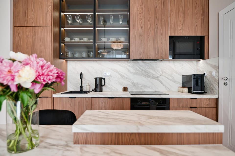 Coffee/tea facilities, Kitchen or kitchenette, stove, toaster