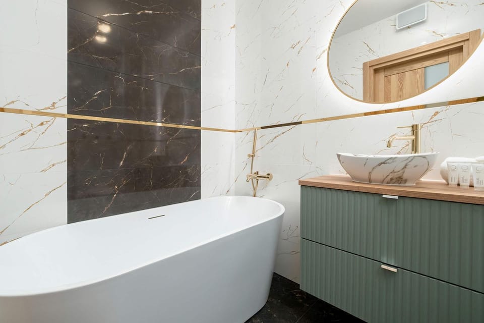 Bathroom, Bath