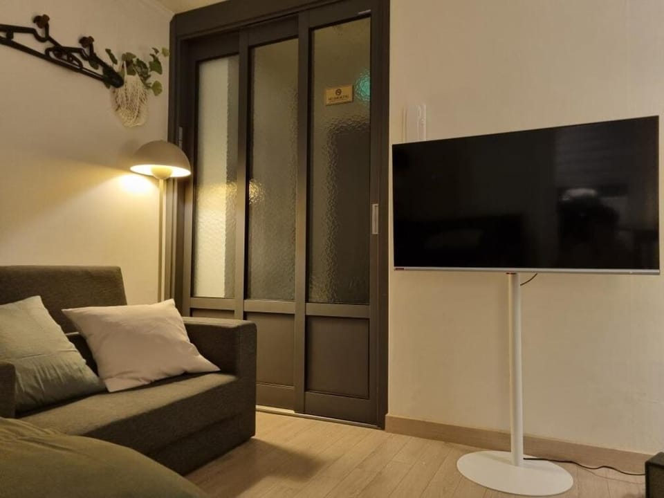 HUG3 HapJeong HongDae Nearby High End Apartment in Seoul