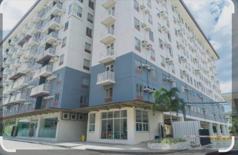 Pink Flamingo 620 Apartment in Bacolod