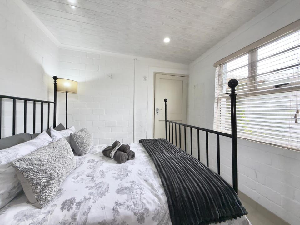 Cozy Garden Cottage - Guest House Apartment in Cape Town