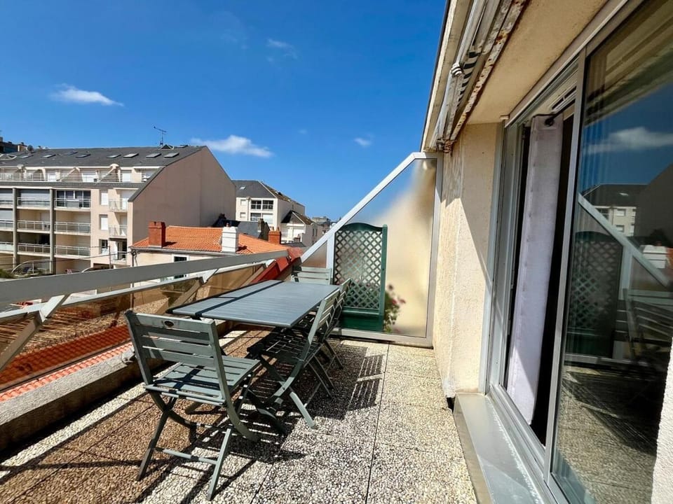 Patio, Seating area