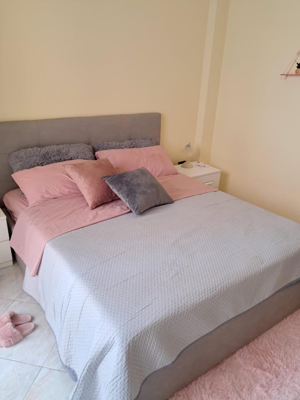 Bedroom, air conditioner
