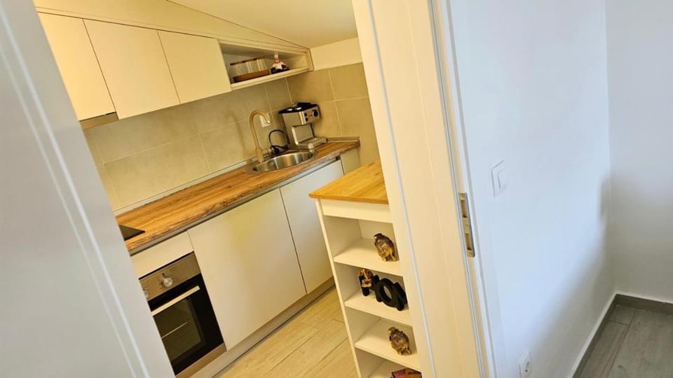 Seaside Apartments - Anja Apartment in Kotor Municipality