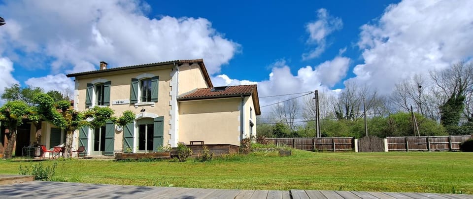 Property building, Spring, Day, Natural landscape, Garden, Garden view