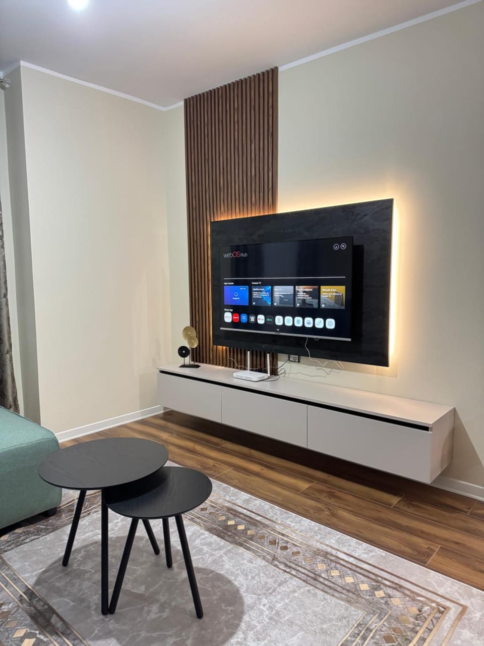 TV and multimedia, Living room, Seating area