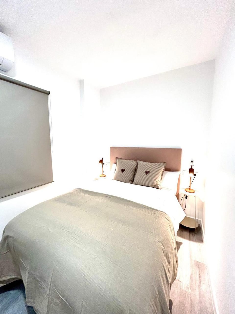 Bed, Photo of the whole room, Bedroom, internet, internet, air conditioner, air conditioner