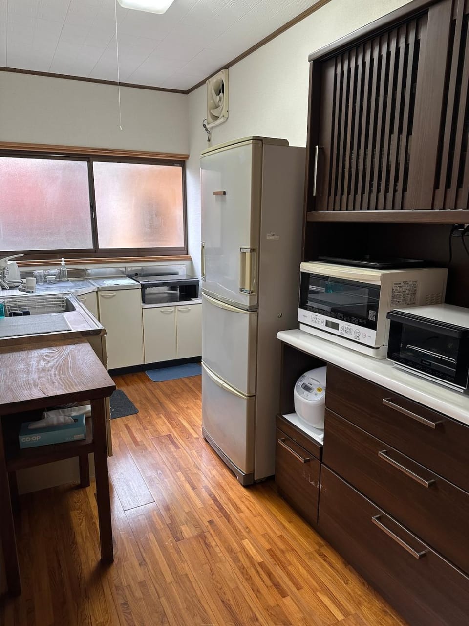 Kitchen or kitchenette, oven, pet friendly, stove, toaster