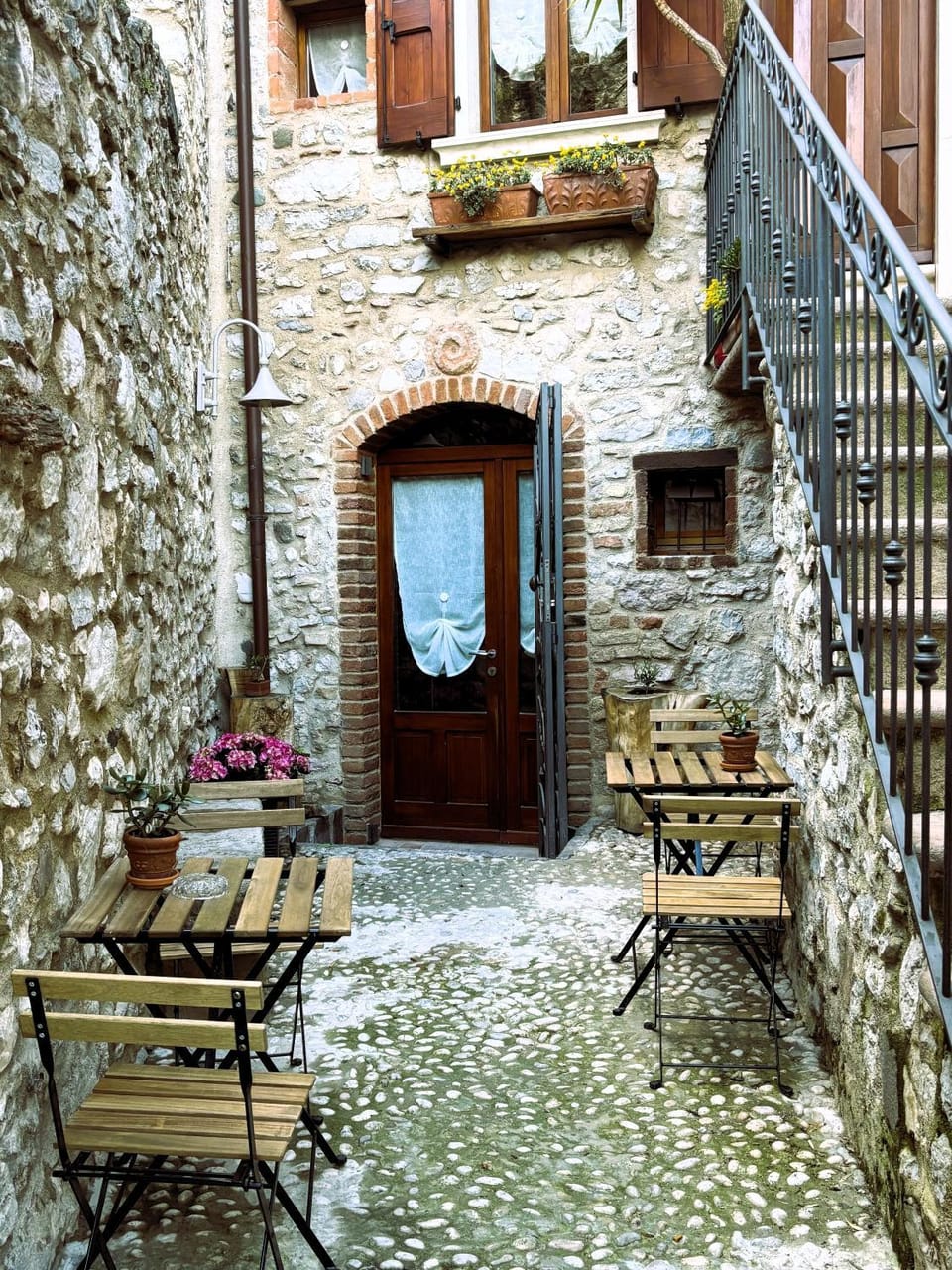 Property building, Inner courtyard view