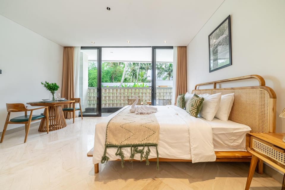 Dining area, Bedroom
