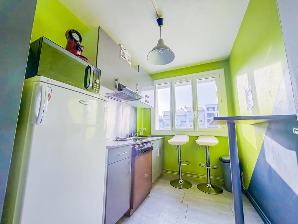 Kitchen or kitchenette