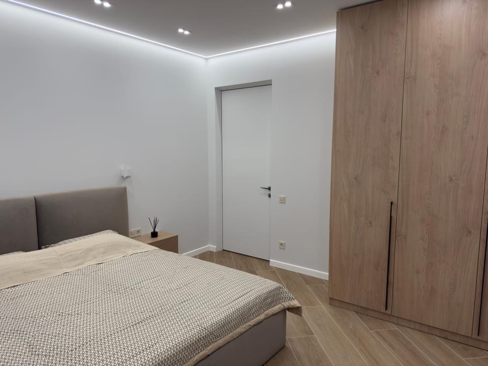 Bed, Photo of the whole room, Bedroom, wardrobe