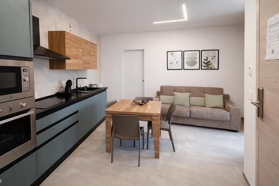 Kitchen or kitchenette, Living room, Seating area, Dining area, oven, stove