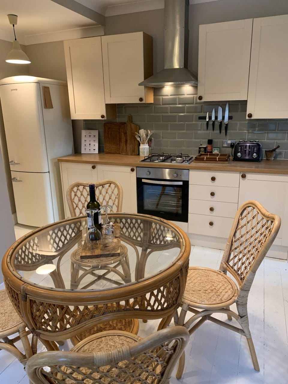 Homely flat just off Leigh Broadway Apartment in Southend-on-Sea