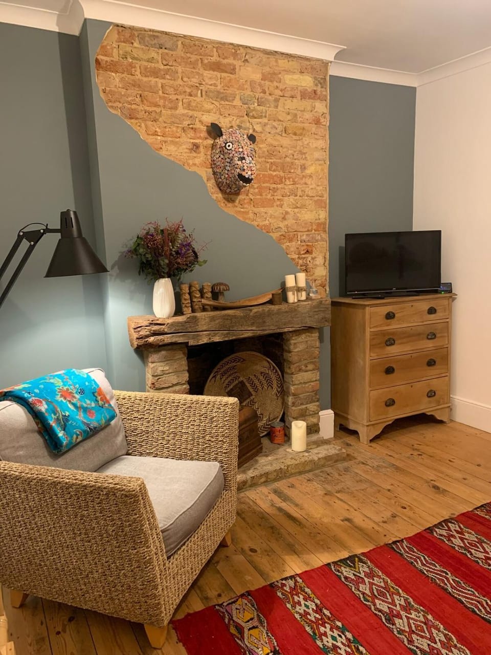 Homely flat just off Leigh Broadway Apartment in Southend-on-Sea