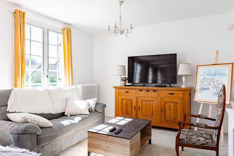 Property building, Living room