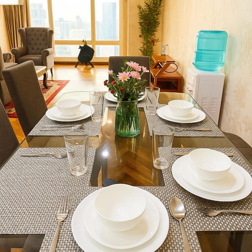 Elegant 2BR Manila Bay Sunset near US Embassy Apartment in Manila City