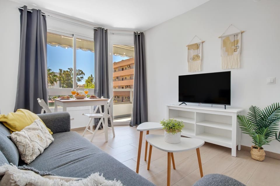 Vistamarina 201B By IVI Real Estate Apartment in Torremolinos