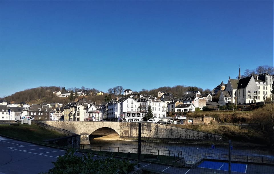 Neighbourhood, River view