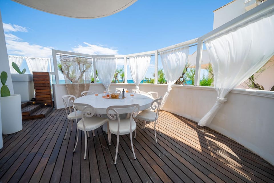 View (from property/room), Balcony/Terrace, Dining area