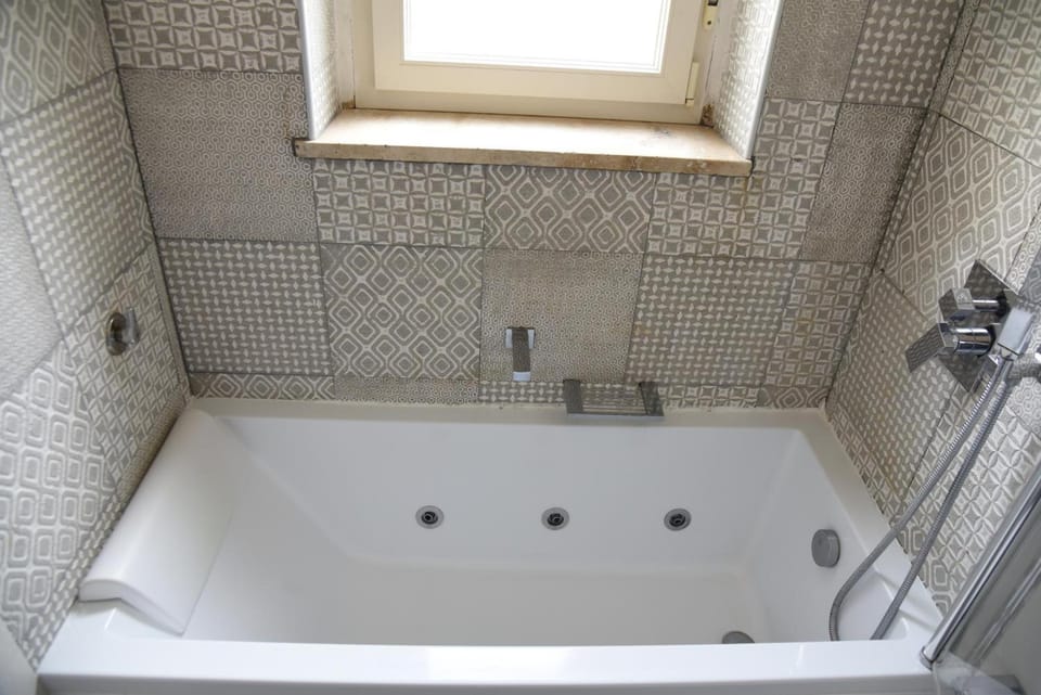Bathroom, Living room