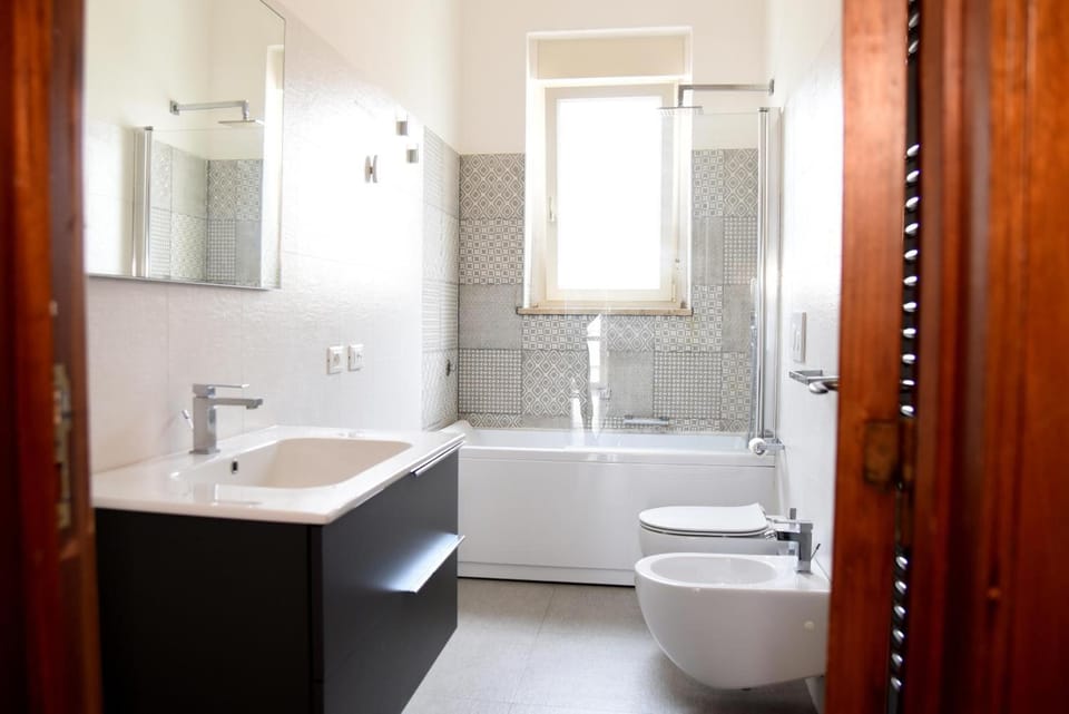 Bathroom, Living room