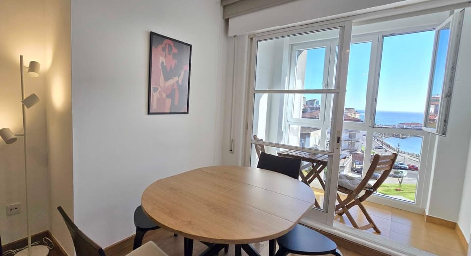 View (from property/room), Balcony/Terrace, Dining area, Sea view