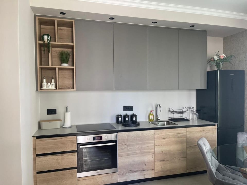 Kitchen or kitchenette, oven, stove