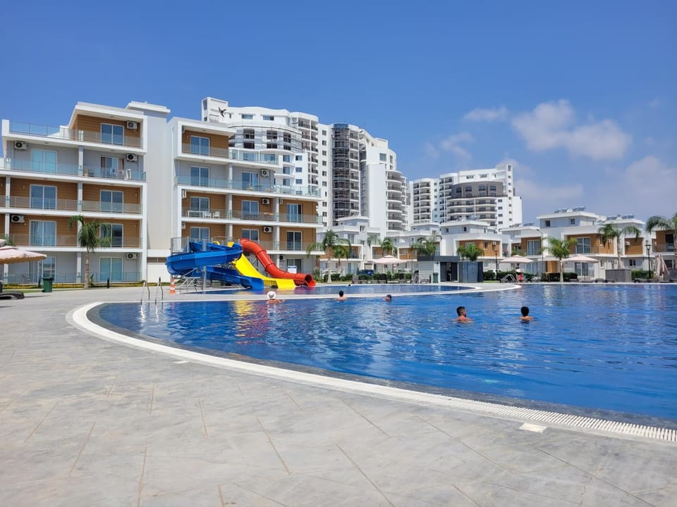 Property building, Swimming pool