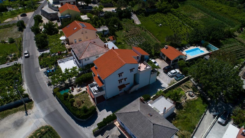 Property building, Bird's eye view