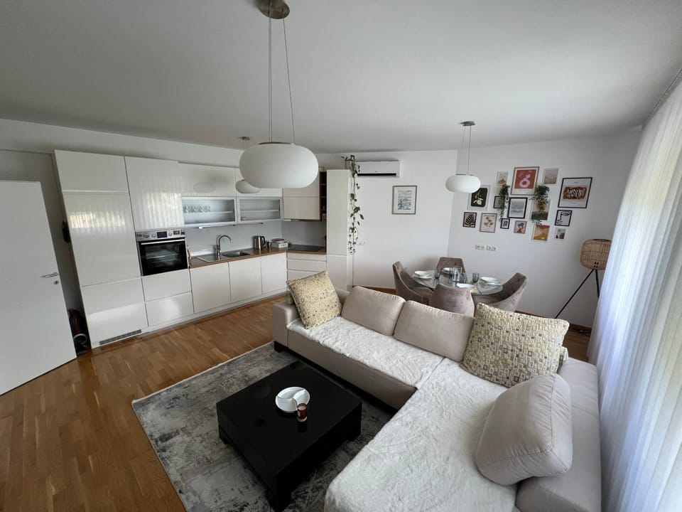 Living room, Dining area, kitchen