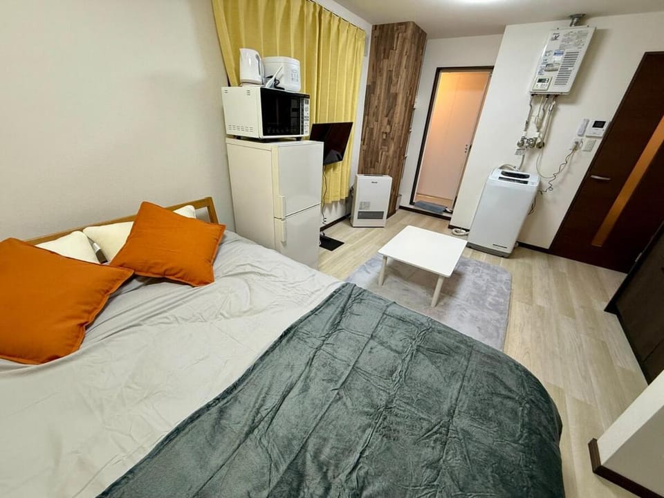 札幌中島公園徒歩圏内の宿泊施設室内はとてもおしゃれで綺麗な室内空間 Apartment in Sapporo
