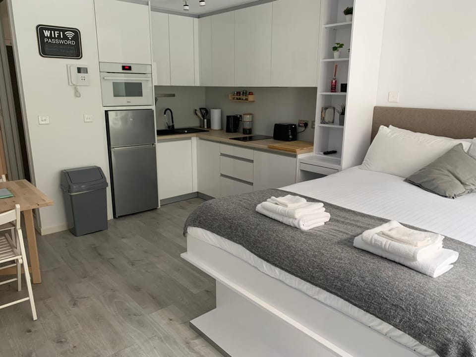 New CP Top floor luxury studio Apartment in Gibraltar