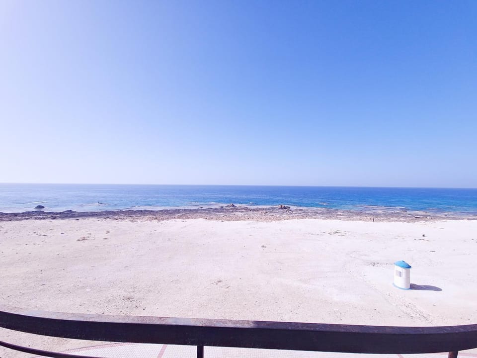 شاليه 3 غرف على البحر دور ثاني لونج ايلاند Apartment in Egypt