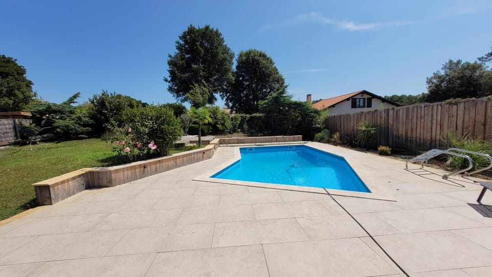 Villa LANDAYA Cozy & Calme avec piscine privée House in Nouvelle-Aquitaine