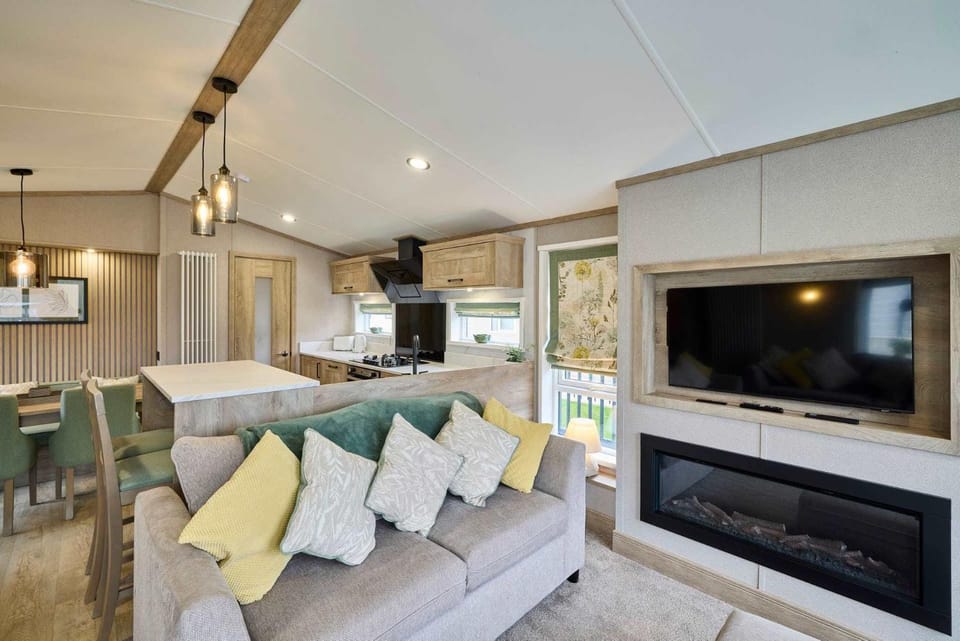 TV and multimedia, Living room, fireplace