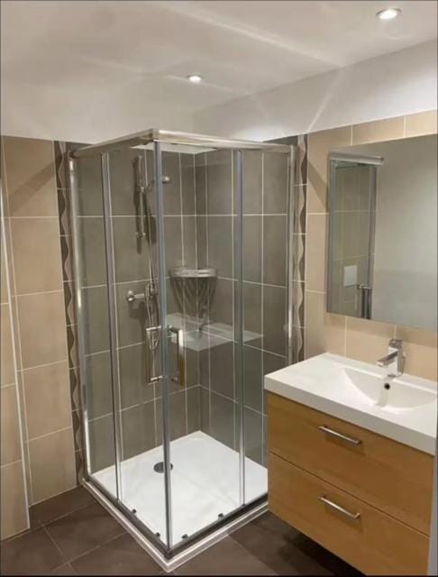 Shower, Bathroom