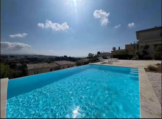 Day, Natural landscape, Mountain view, Pool view, Swimming pool, sunbed