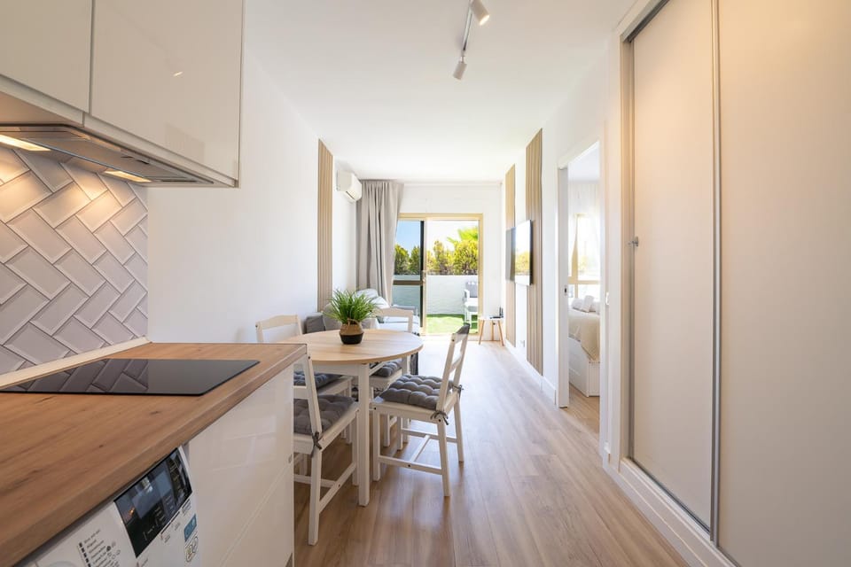 OleHolidays 1002 Romana Beach junto al mar Apartment in Marbella