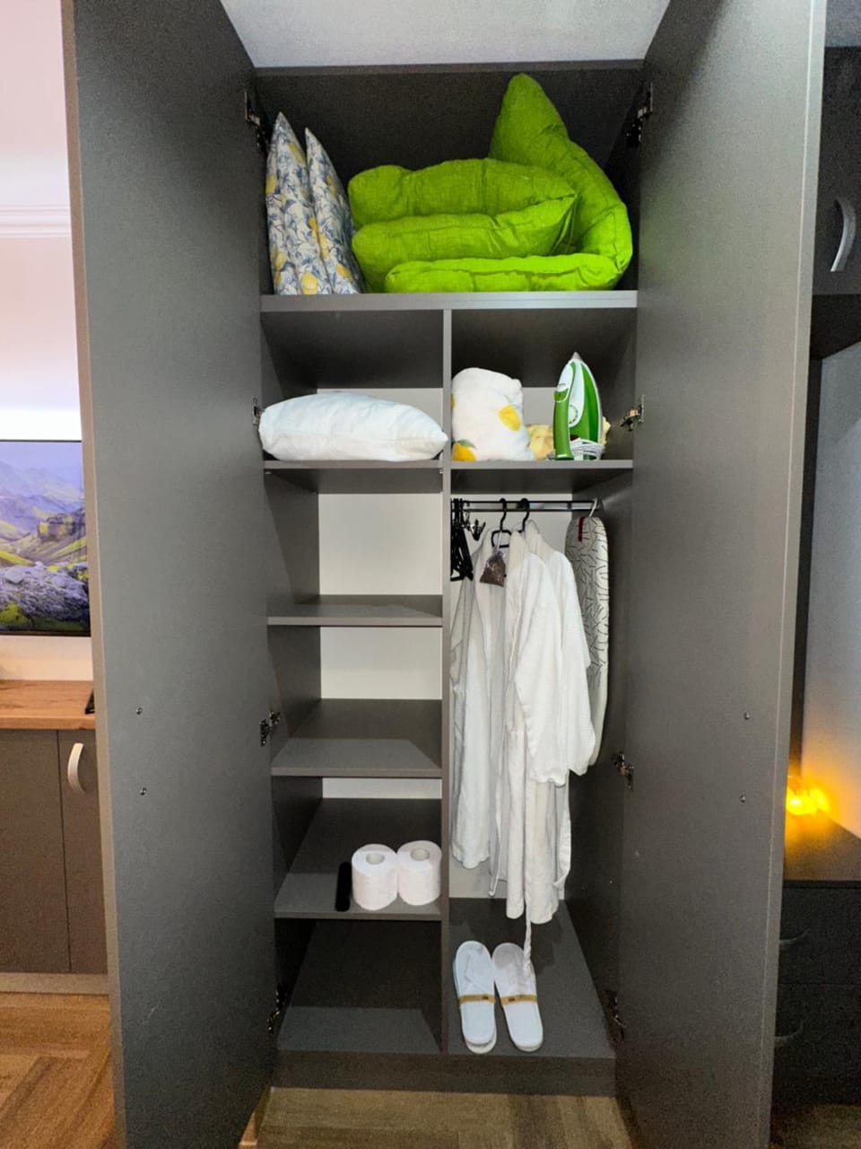 towels, wardrobe