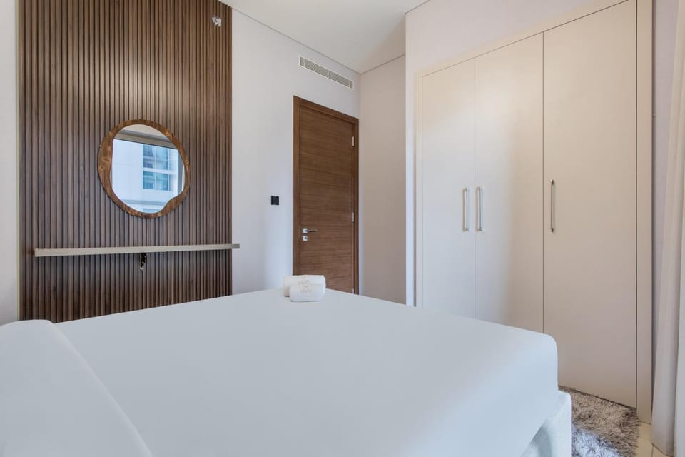 STAY BY LATINEM Luxury 1BR Holiday Home CVR B803 Near Burj Khalifa Apartment in Dubai