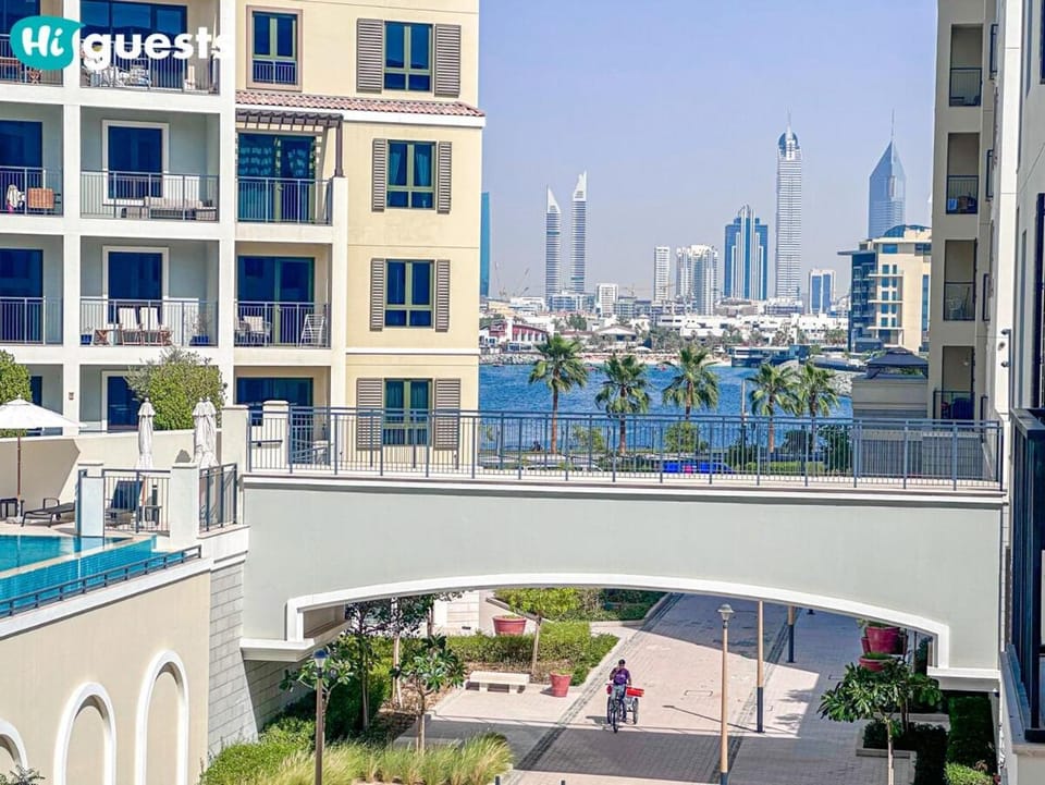 Property building, City view