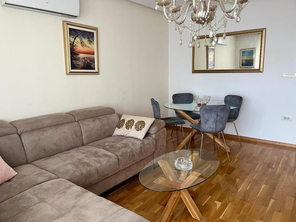 Avenue Econ Apartment Mostar Apartment in Mostar