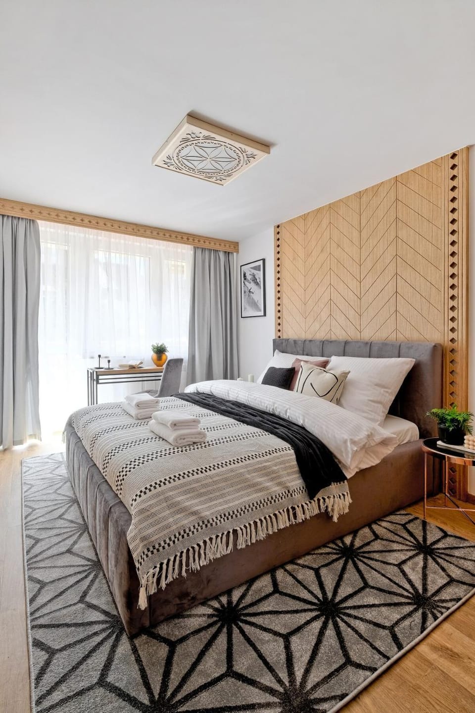 Bed, Photo of the whole room, Bedroom