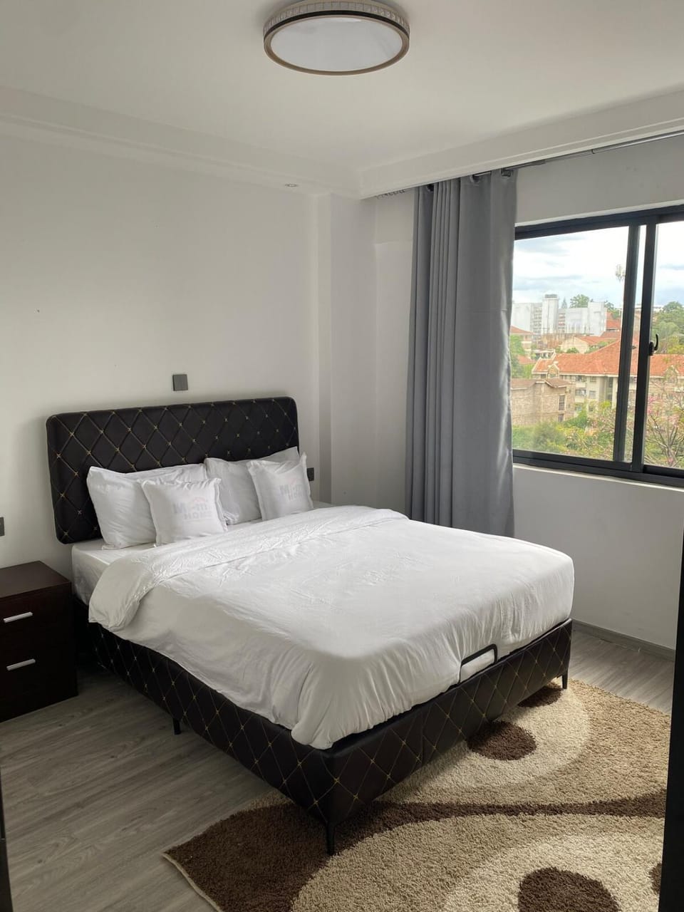 Chic 1BR w Pool, Gym, City Views Apartment in Nairobi County